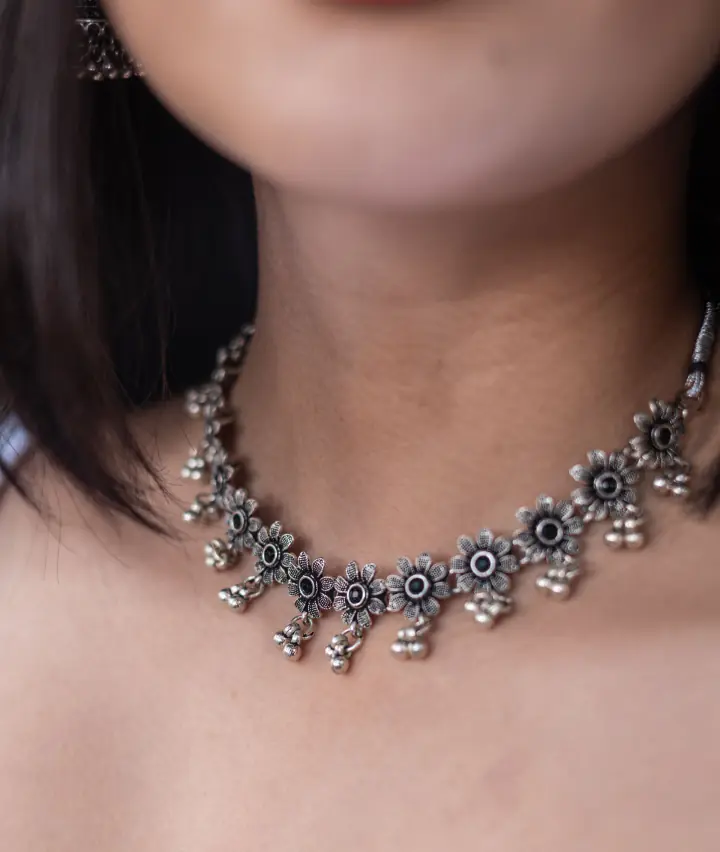 Floral silver choker
